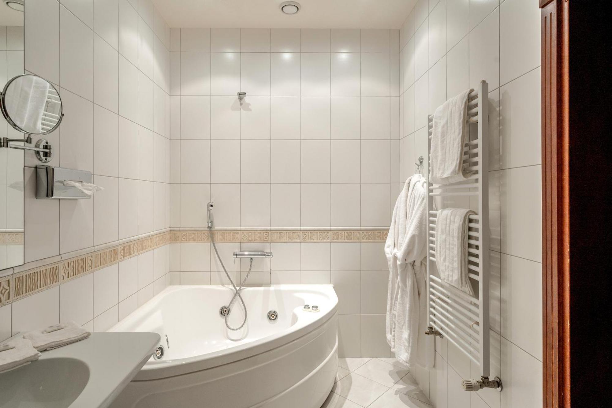 Hotel Sfinksas Каунас Екстер'єр фото